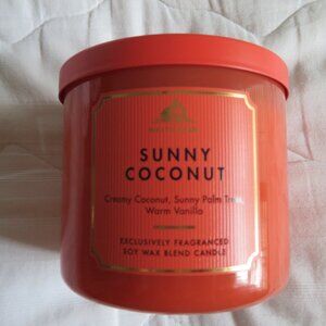 Bath & Body Works Three-Wick Candle - SUNNY COCONUT - NWT